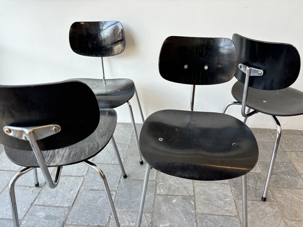 4 chaises de Egon Eiermann