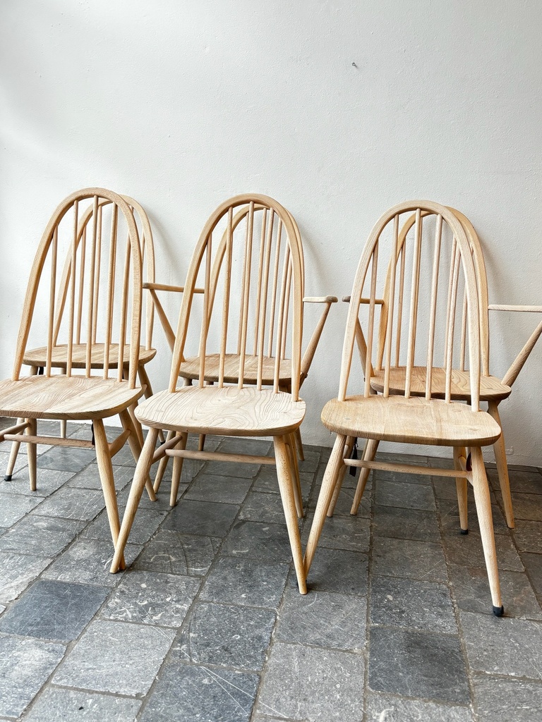 6 Chaises Ercol dont 2 avec Bras