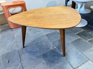 Table Tripode en Chêne Boomerang 69X54XH39,5 